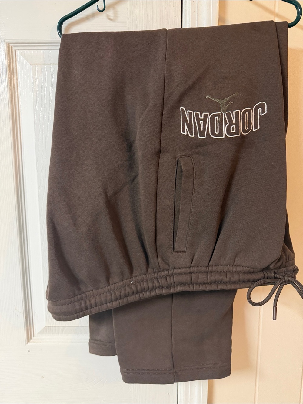 Jordan Men Brown Logo Joggers